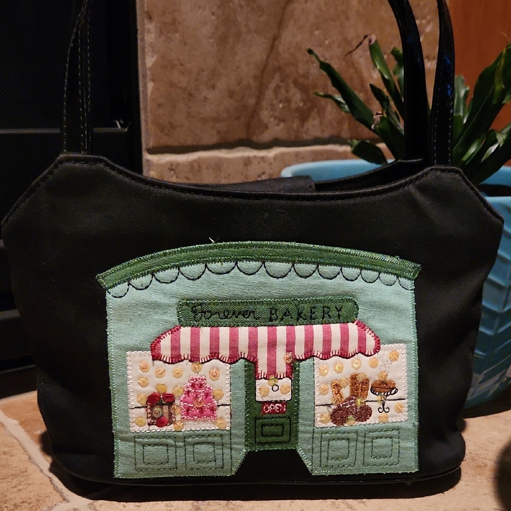 FOREVER By Fossil Black and Green Bakery Themed Women's Bag